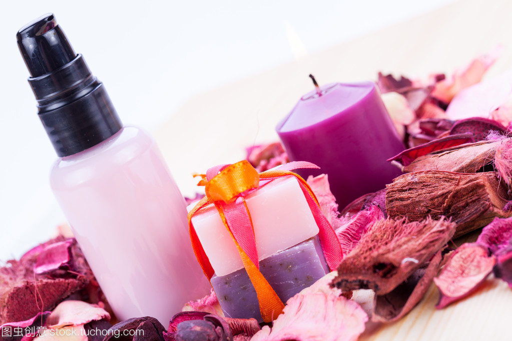 芳香保健化妝品在現(xiàn)代美容中的應(yīng)用與前景